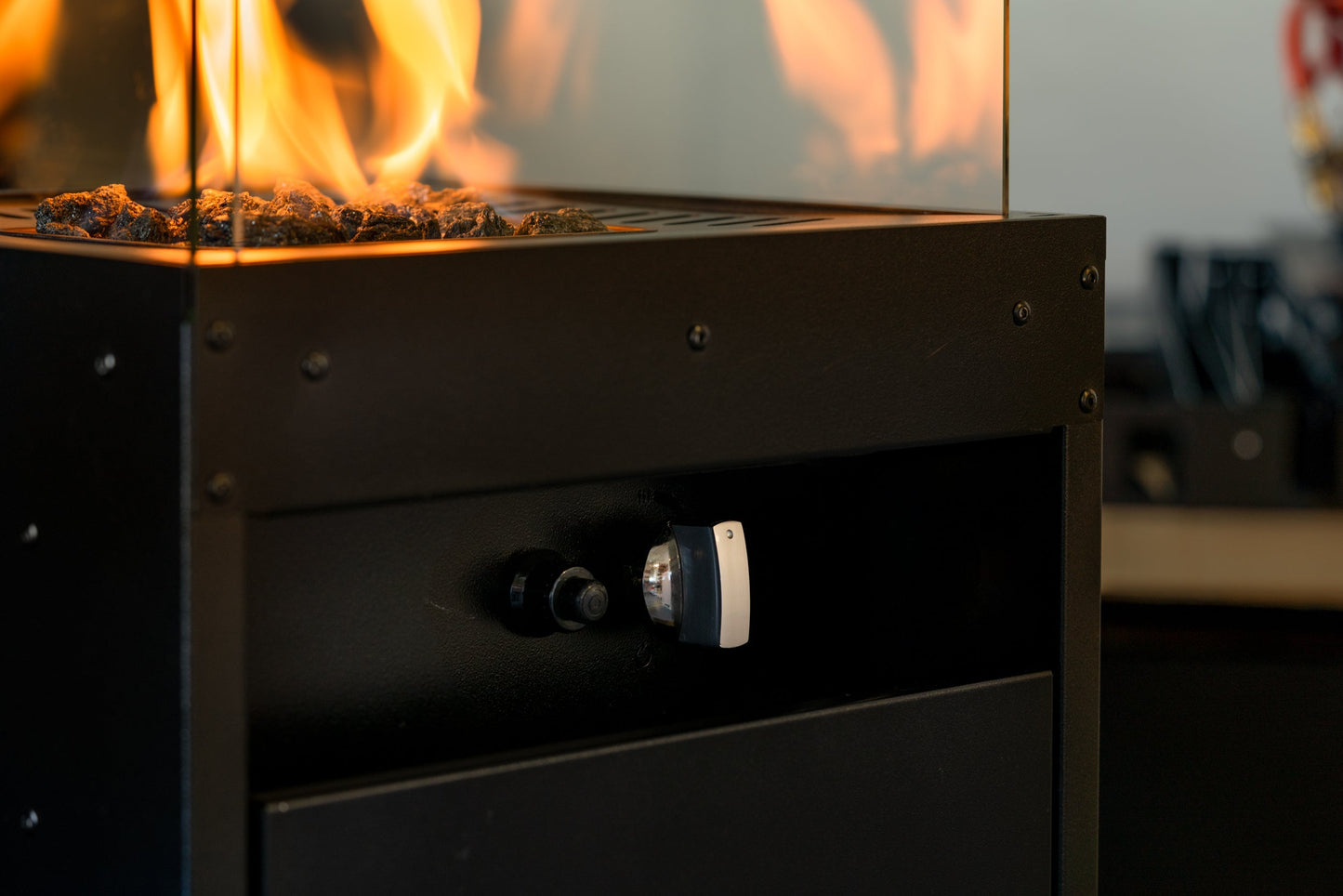 Estufa para Terraza | Faro: Elegancia y Calidez para Exteriores — en terraza