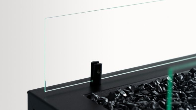 Brasero de Gas Moderno para Exterior: Elegancia y Calor con Planika — con paneles de cristal
