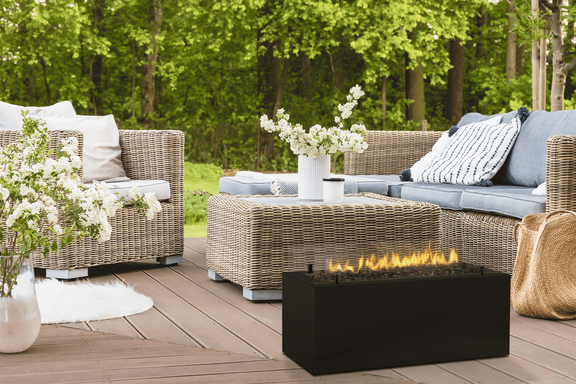 Brasero de Gas Moderno para Exterior: Elegancia y Calor con Planika — vista lateral