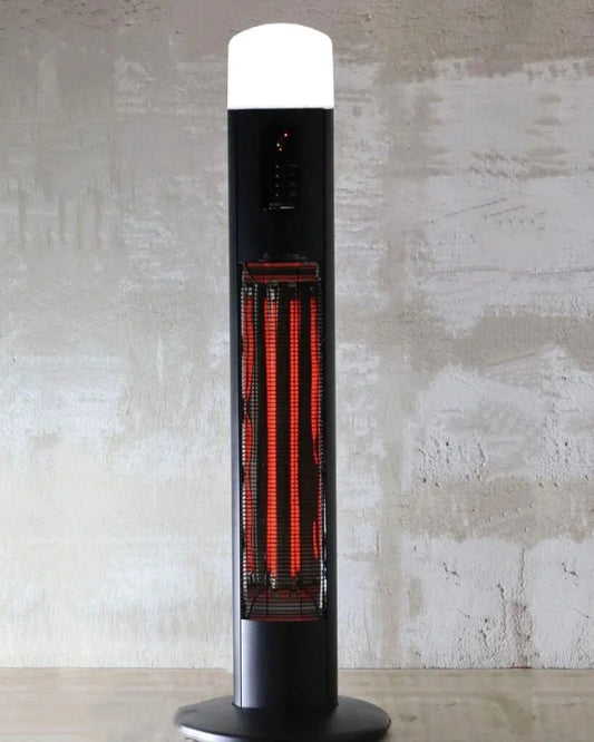Estufa infrarroja eléctrica Diana de Infralia iluminando y calentando una terraza al aire libre con diseño moderno y potente calor.