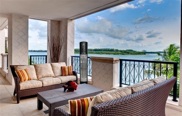 Calefactor Eléctrico Infrarrojo – Elegancia y Confort para Exteriores - Helios | Infralia