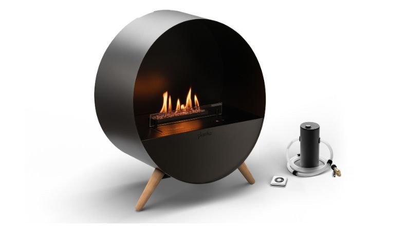 Chimenea Automática de Bioetanol | Bubble Floor | Planika — detalle en primer plano, con llama encendida