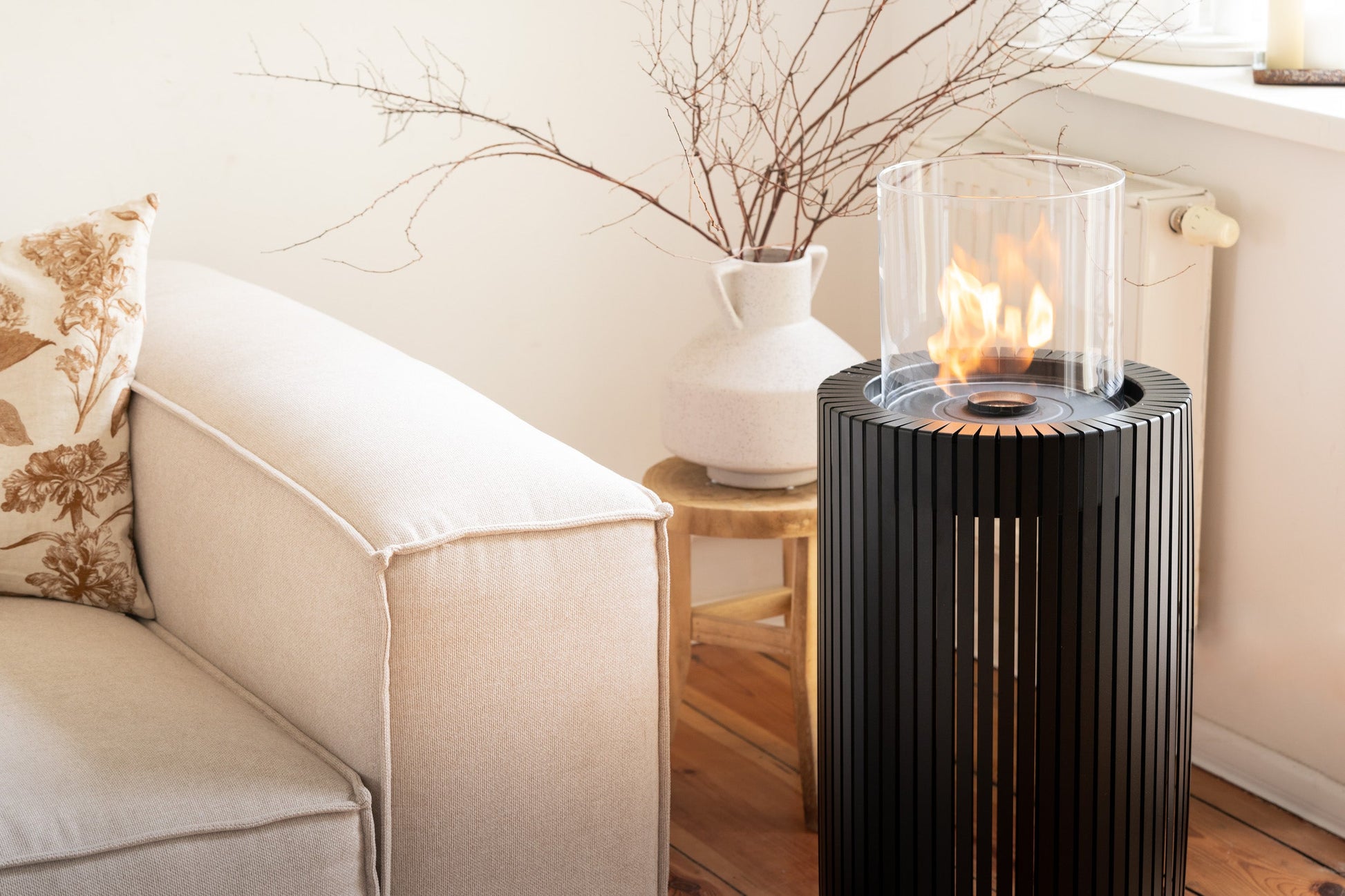 Chimenea de bioetanol para terraza | Elegancia en tu Jardín — vista lateral