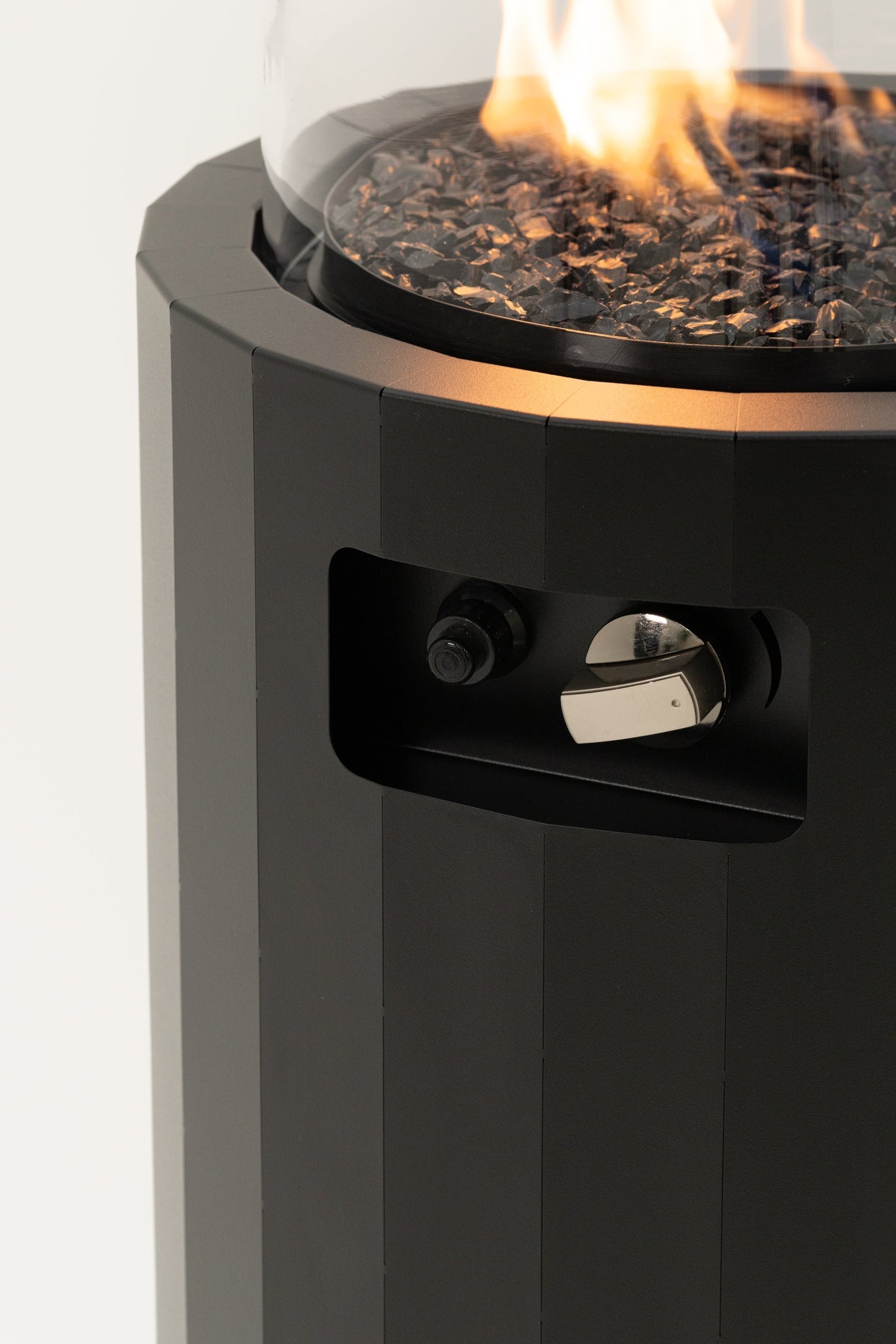 Chimenea de gas para exterior | Planika Bino — detalle en primer plano