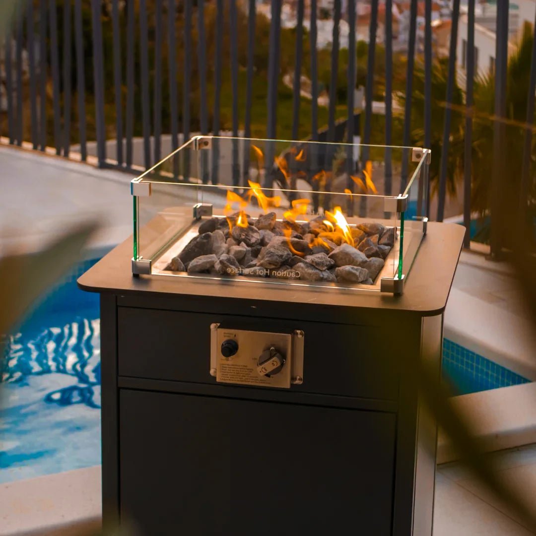 Estufa a gas exterior Engasco 55 – Calor elegante para tu terraza — vista del producto, perfil 3/4