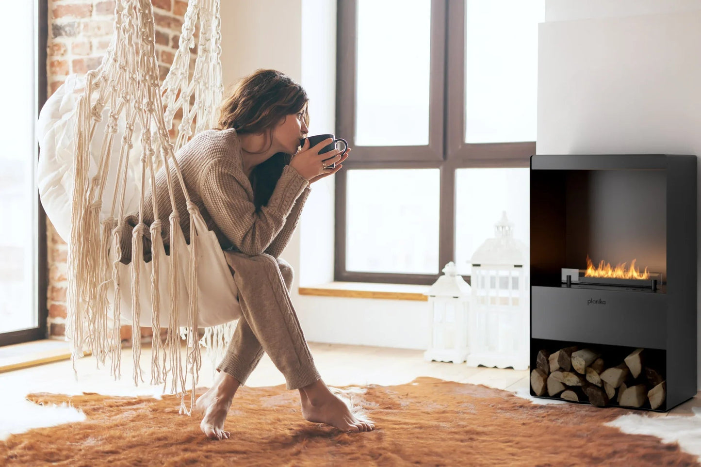 Estufa de Bioetanol Moderna Planika Senso — en salón/interior