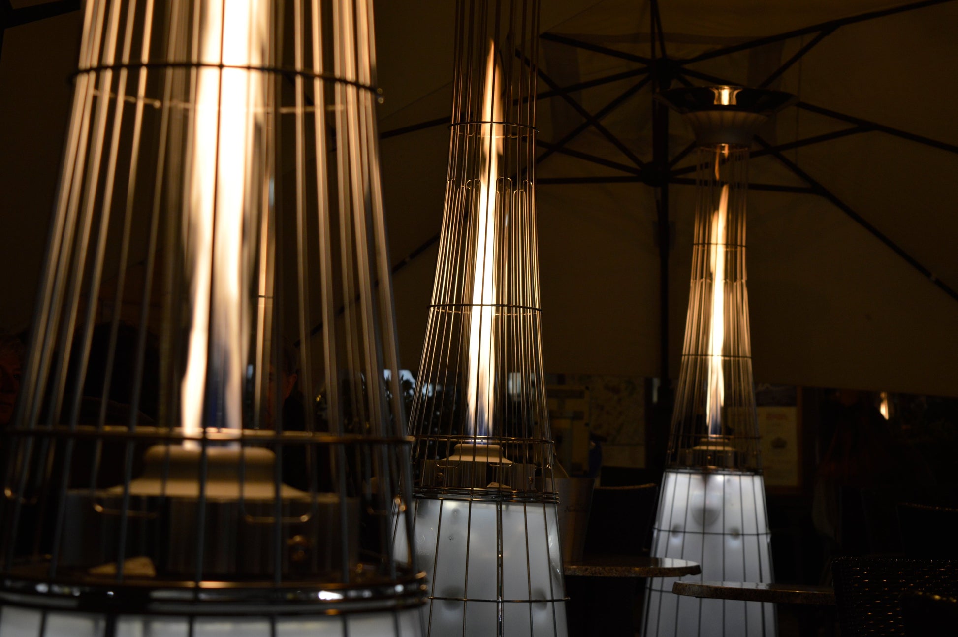 Estufa de Gas Exterior Dolce Vita EP – Elegancia y Calor con LED | Italkero — en terraza