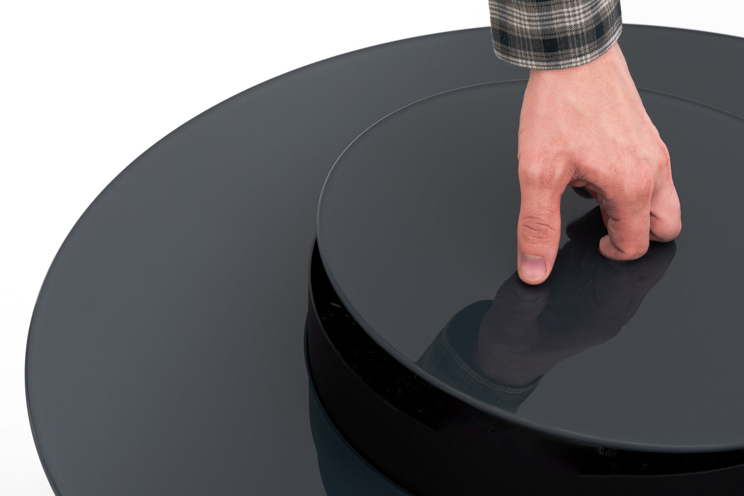 Estufa de Gas para Exterior con Función BBQ | Planika — con llama encendida, color negro