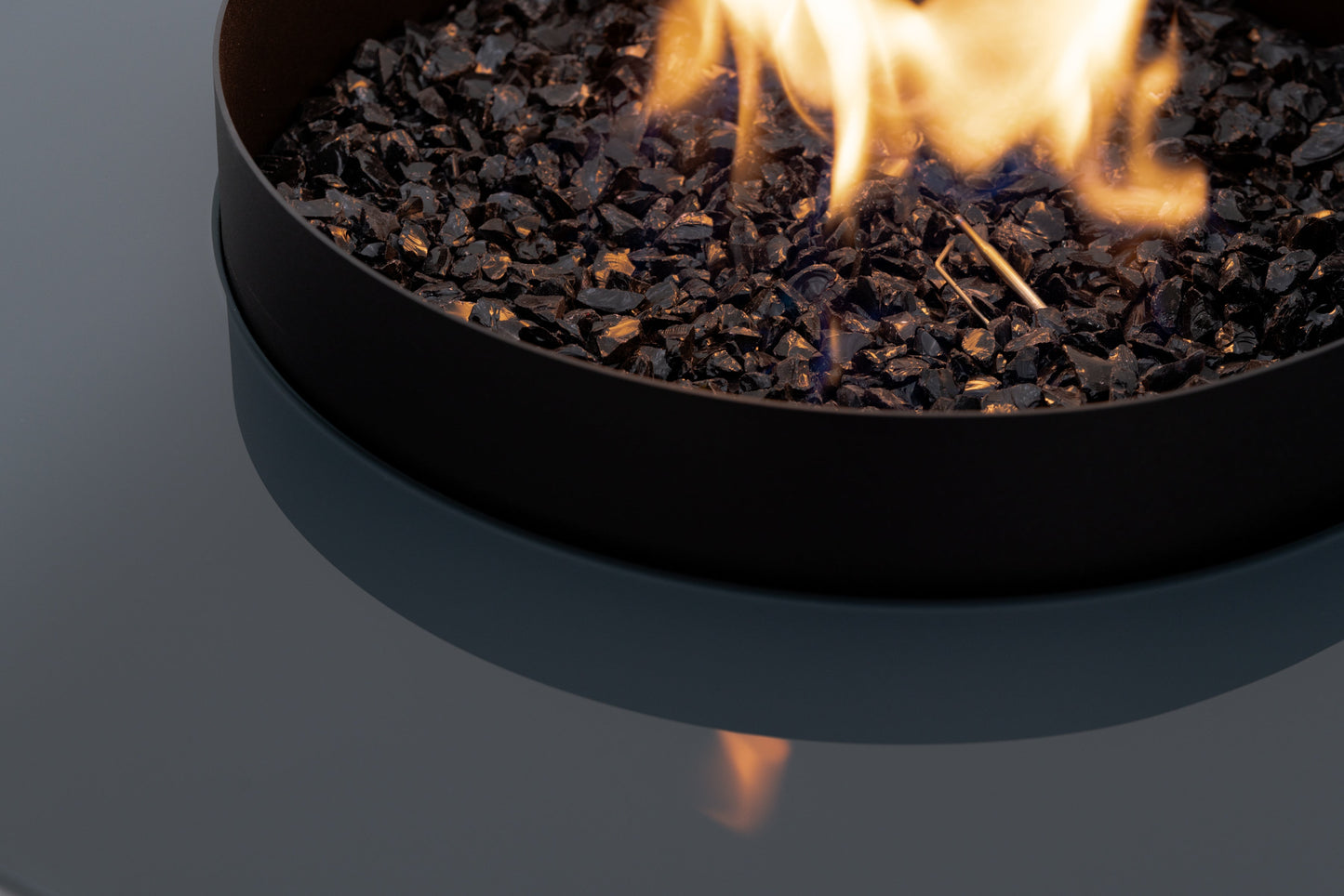 Estufa de Gas para Exterior con Función BBQ | Planika — con llama encendida