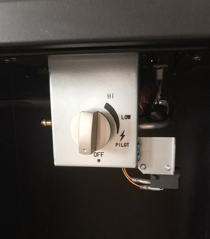 Estufa Para Exteriores Compacta de Italkero - Etna — detalle en primer plano, en jardín