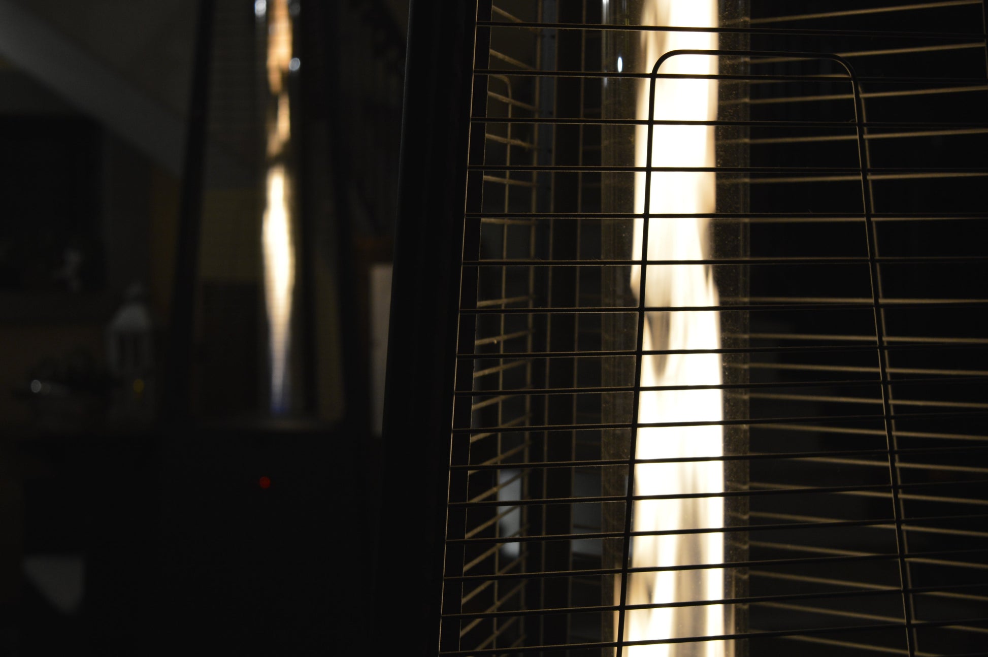 Falò EVO: Estufa de Gas Exterior con Efecto Chimenea | Italkero — detalle en primer plano, en terraza