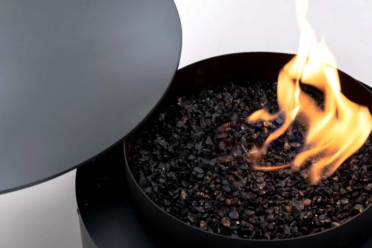 Mesa Calefactora de Gas Elegante | Planika Drum | Estilo y Calidez Exterior — detalle en primer plano