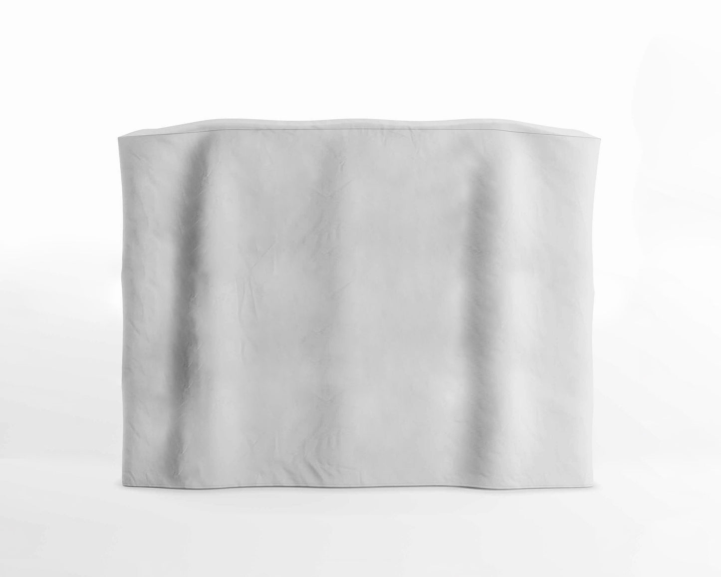 Mesa de Fuego a Gas Para Exteriores | Cuadrada | Planika Square — vista frontal, con funda protectora, con llama encendida, modelo cuadrado