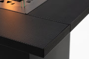 Mesa de Fuego alta a Gas Para Exterior – Elegancia y Calidez de Planika — detalle en primer plano, con llama encendida