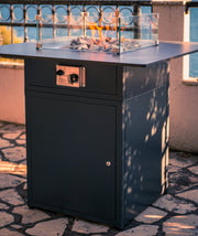 Mesa de Fuego Exterior de Lujo Compacta para Ambientes Acogedores - Slava — con llama encendida