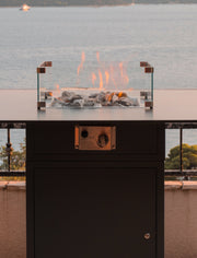 Mesa de Fuego Exterior – Estufa a Gas para Terrazas de Lujo Slava Hoog — detalle en primer plano, con llama encendida