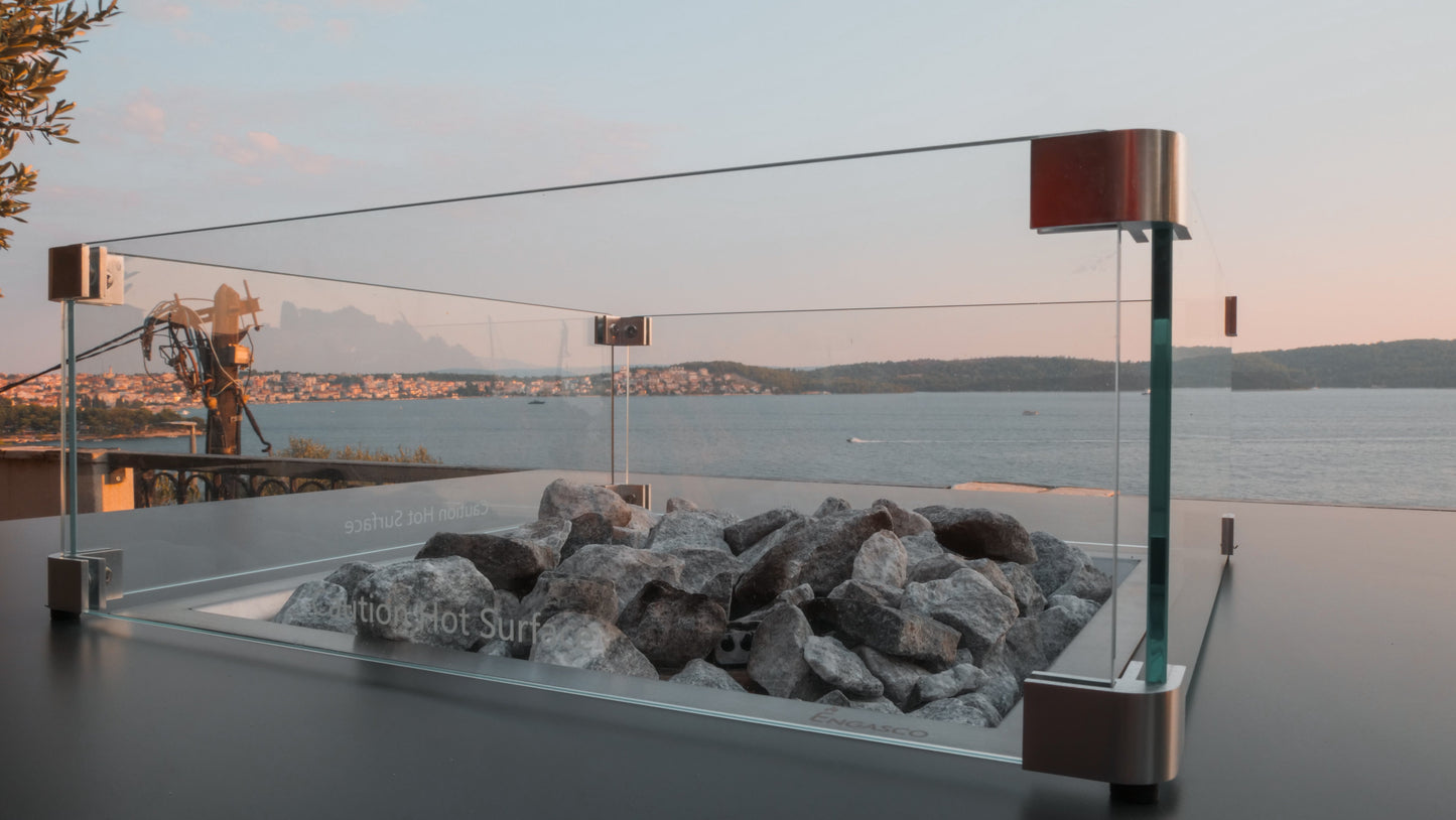 Mesa de Fuego Exterior – Estufa a Gas para Terrazas de Lujo Slava Hoog — detalle en primer plano, con llama encendida