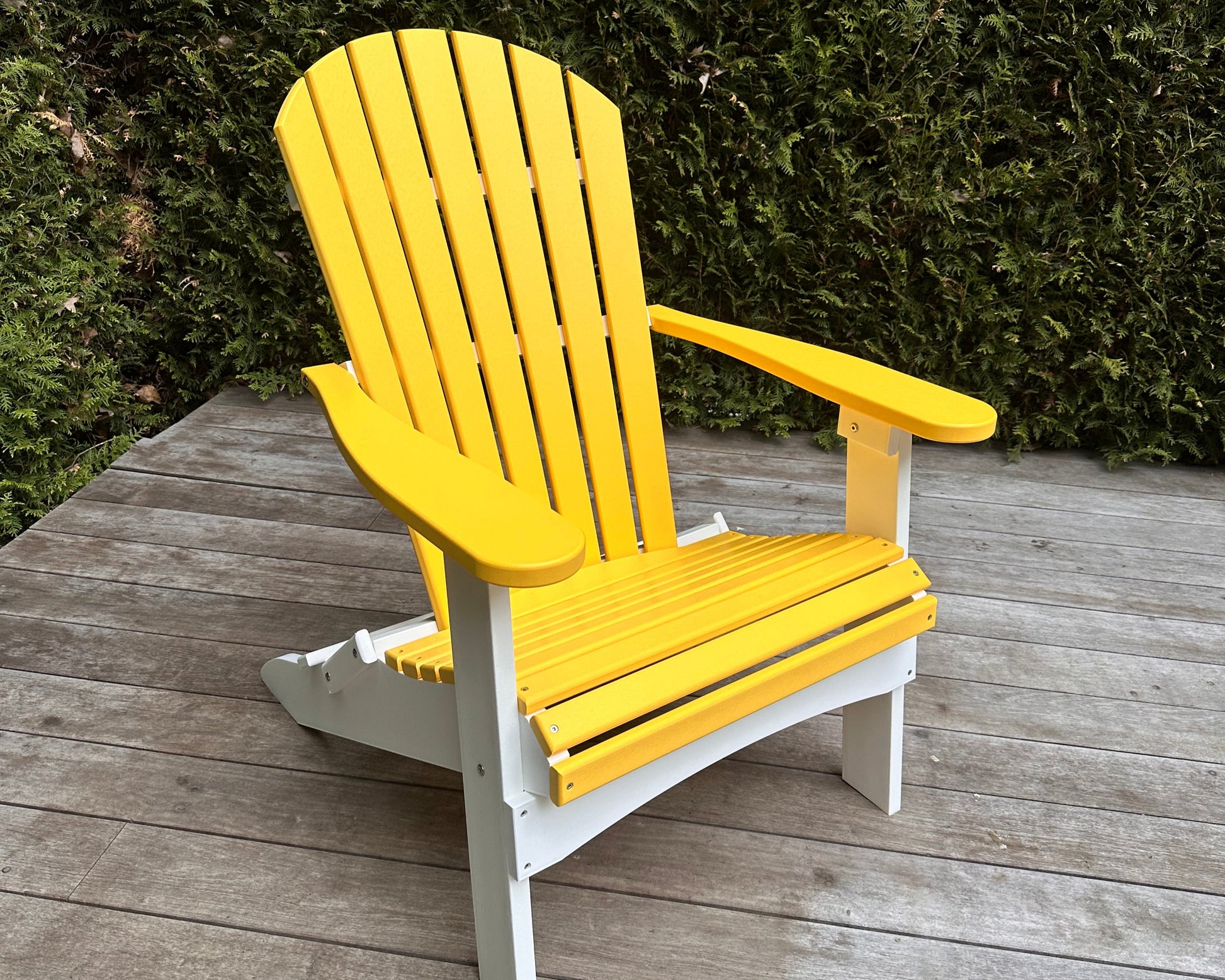 Silla Adirondack Plegable – Garantía de 20 Años | Berlin Gardens — en jardín, color naranja mango